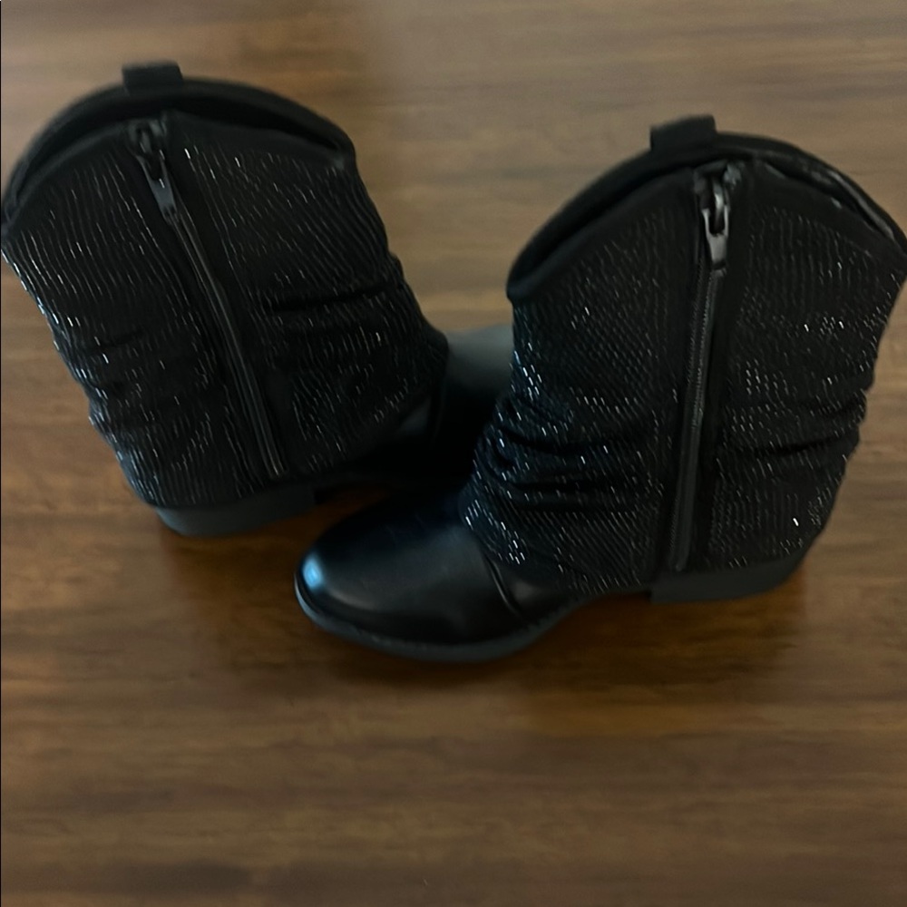 Steve Madden Black Ankle Boots with Western Style